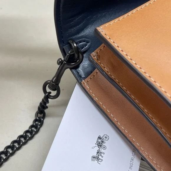 (new+card) Coach turnlock crossbody /clutch leather trim